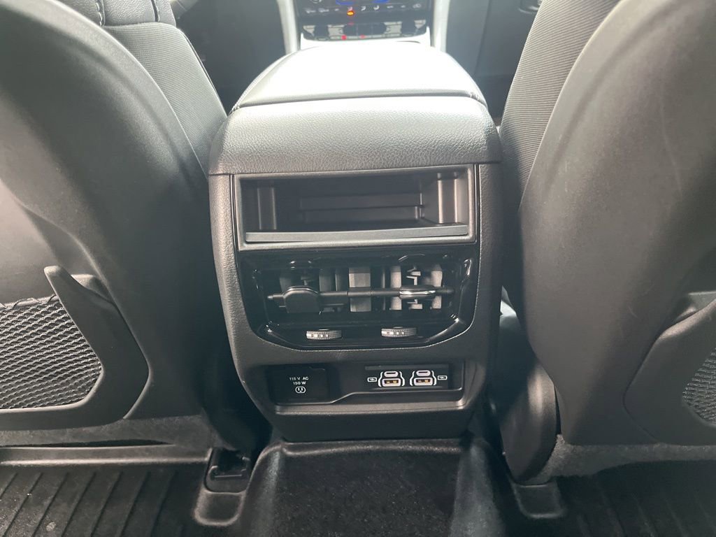 Used 2024 Jeep Grand Cherokee Altitude image 13