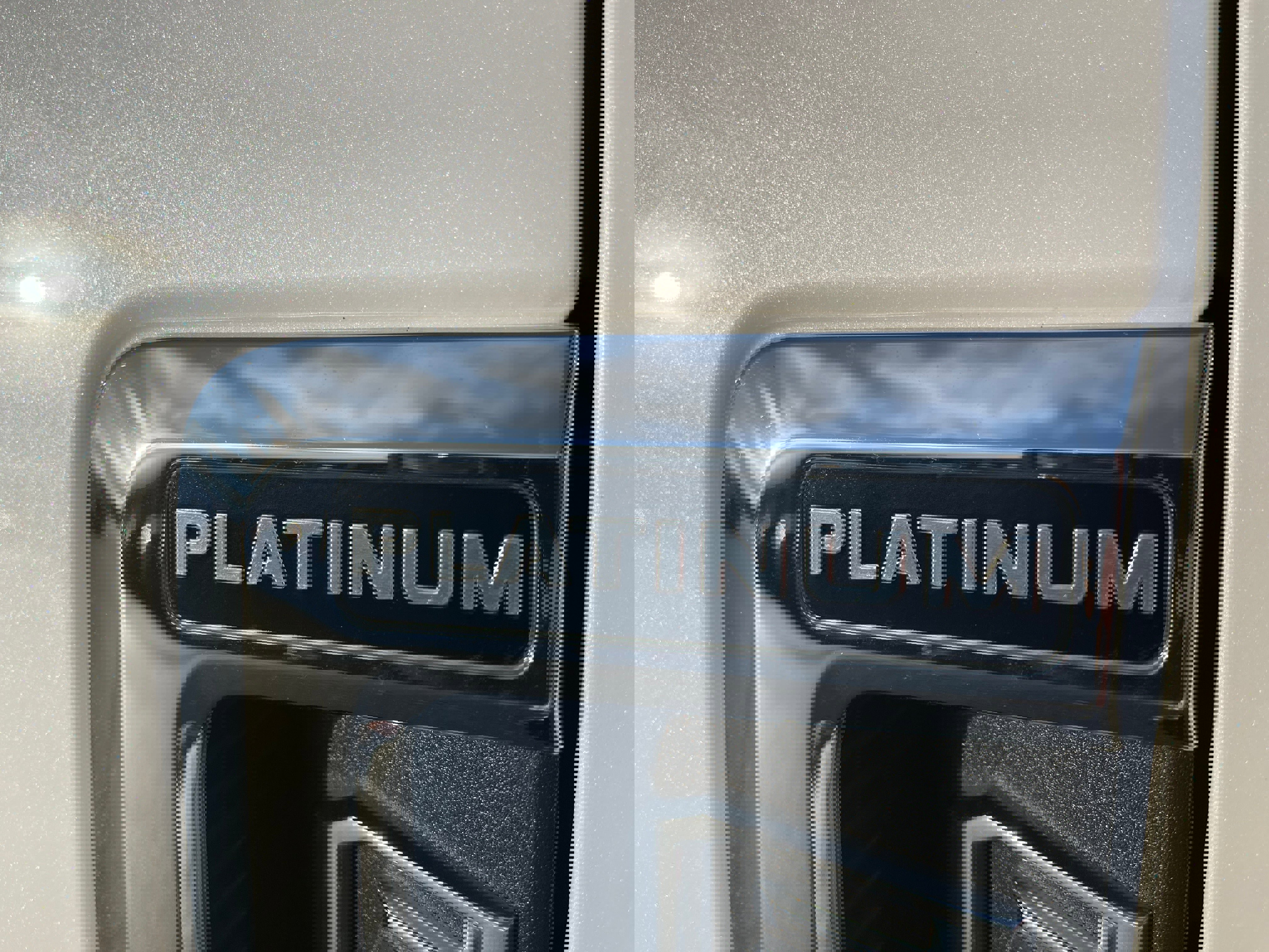 Used 2019 Ford F250 Platinum w/ Platinum Ultimate Package image 9