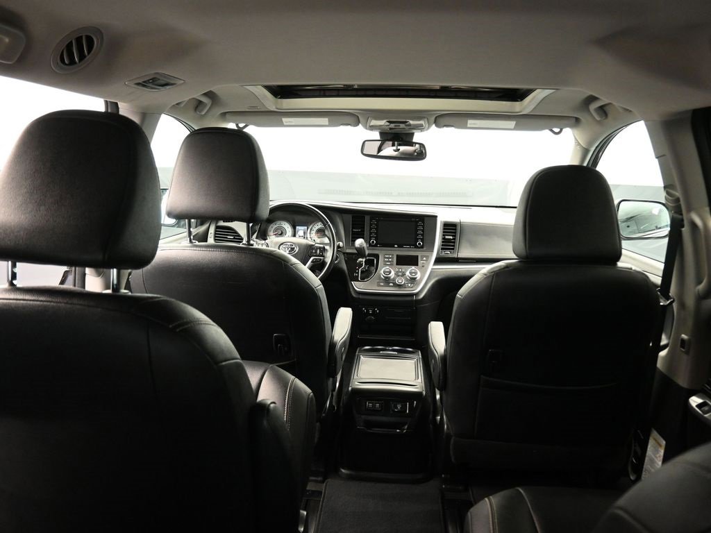 Used 2020 Toyota Sienna SE Premium image 41