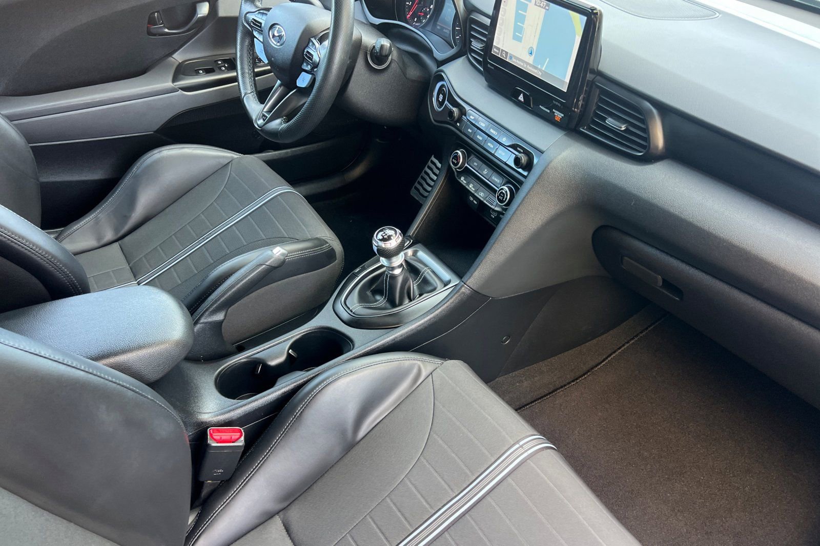 Used 2022 Hyundai Veloster N image 15