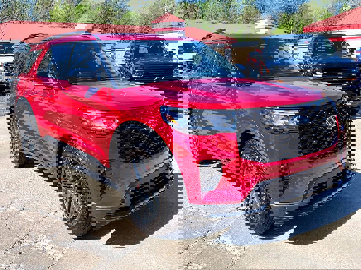 Used 2025 Ford Explorer ST w/ Sun And Sound Package image 2