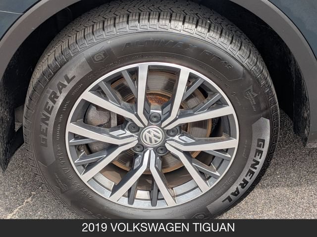 Used 2019 Volkswagen Tiguan SE AWD/4WD image 28