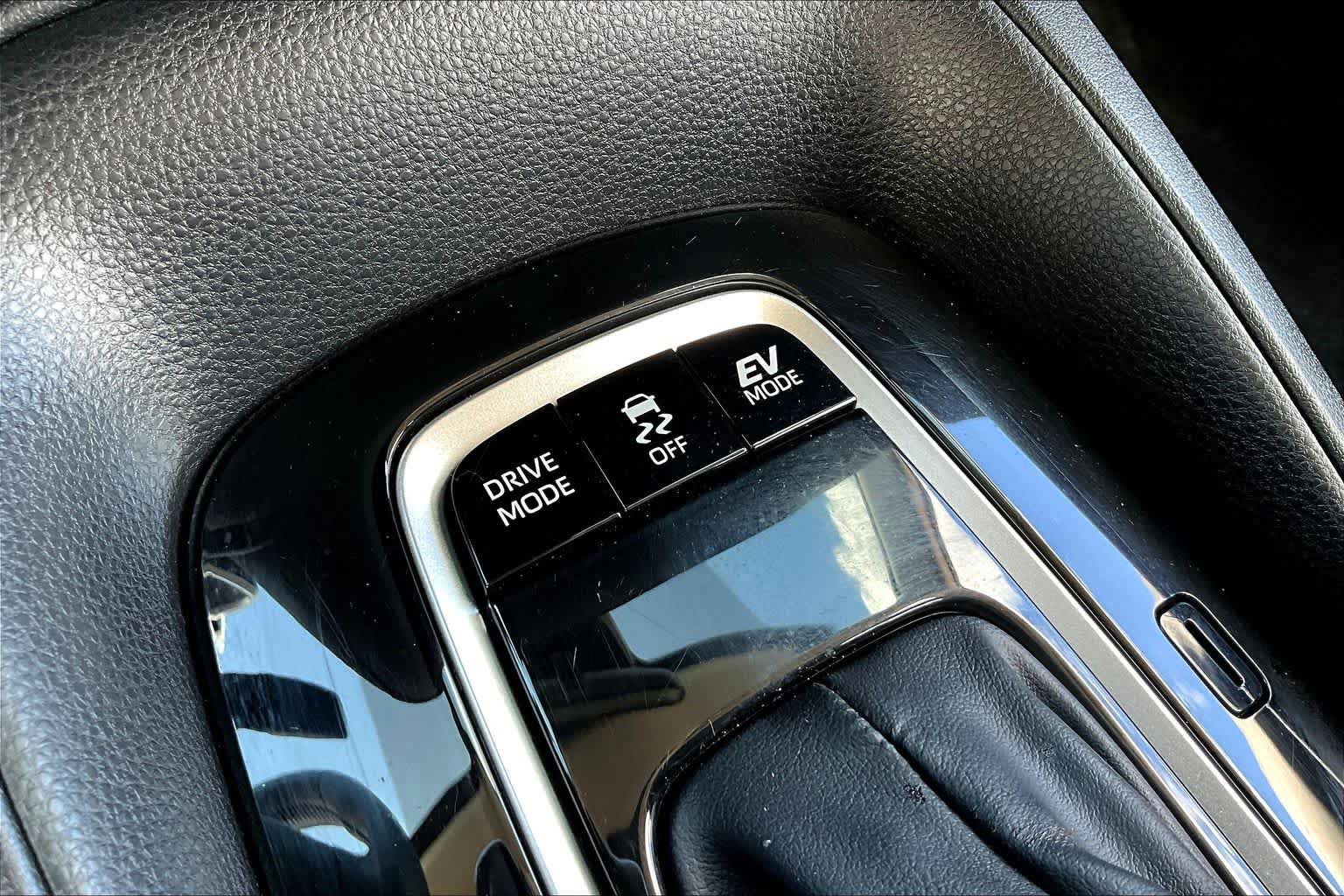Used 2024 Toyota Corolla XLE FWD image 33