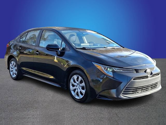 Used 2023 Toyota Corolla LE image 3