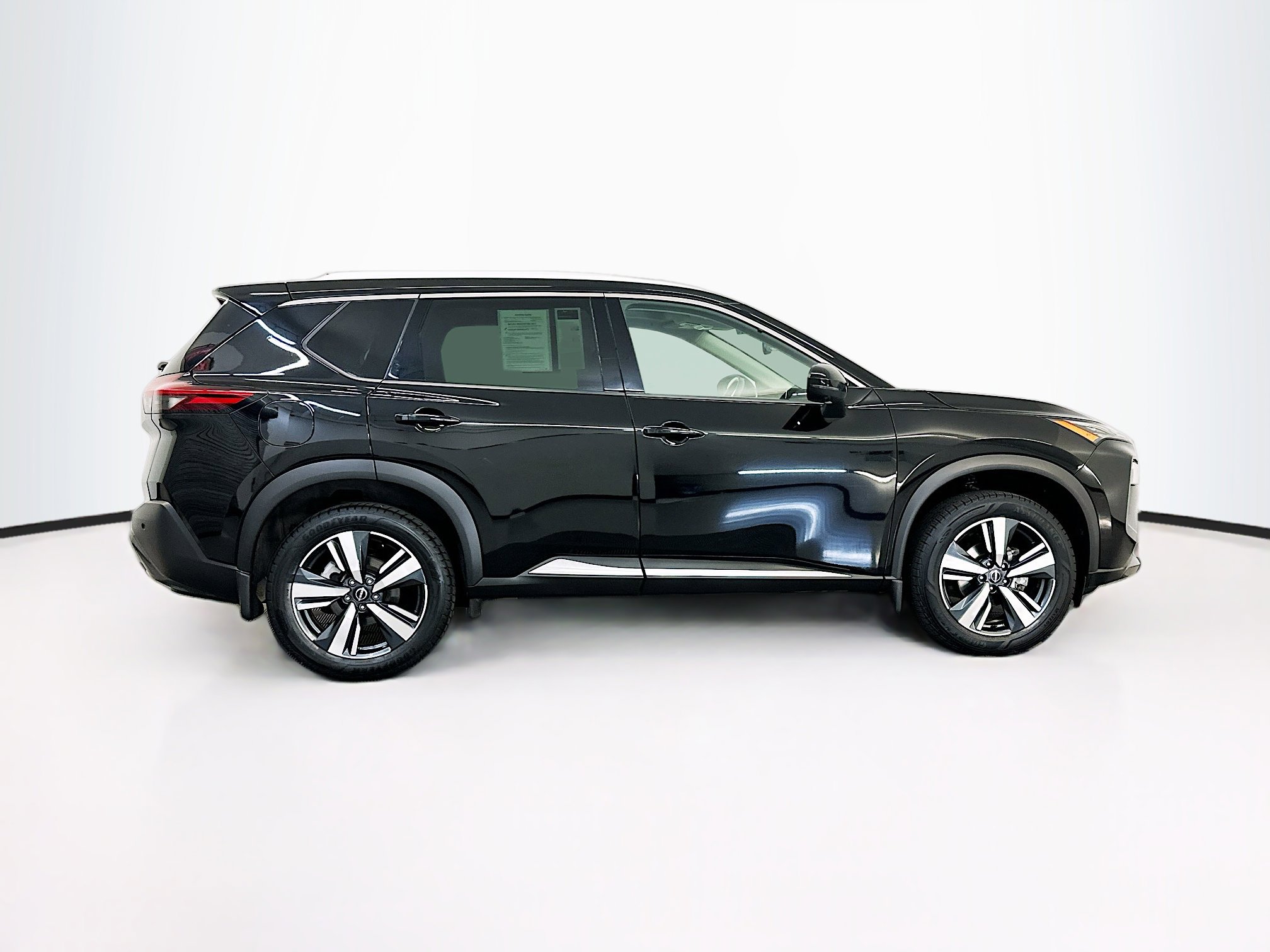 Used 2023 Nissan Rogue SL image 10