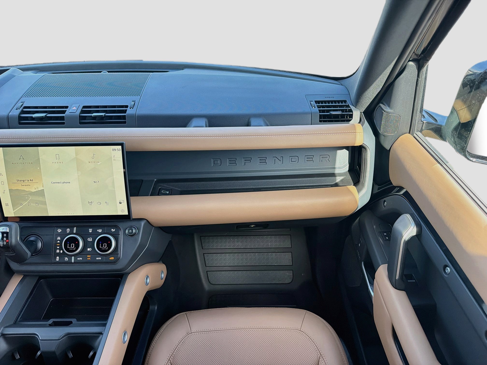 New 2026 Land Rover Defender 110 X-Dynamic SE AWD/4WD image 18