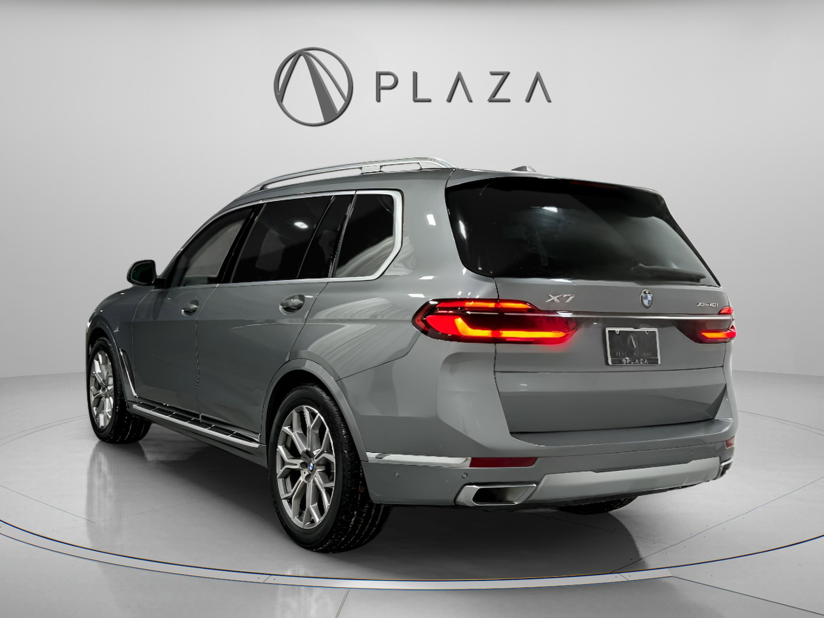 Used 2025 BMW X7 xDrive40i image 3