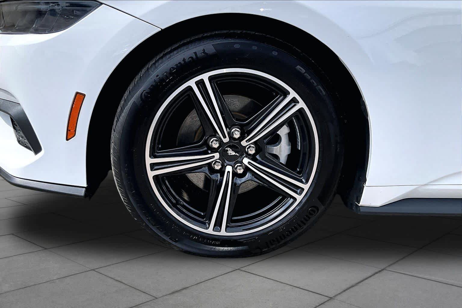 Used 2025 Ford Mustang Coupe RWD image 11