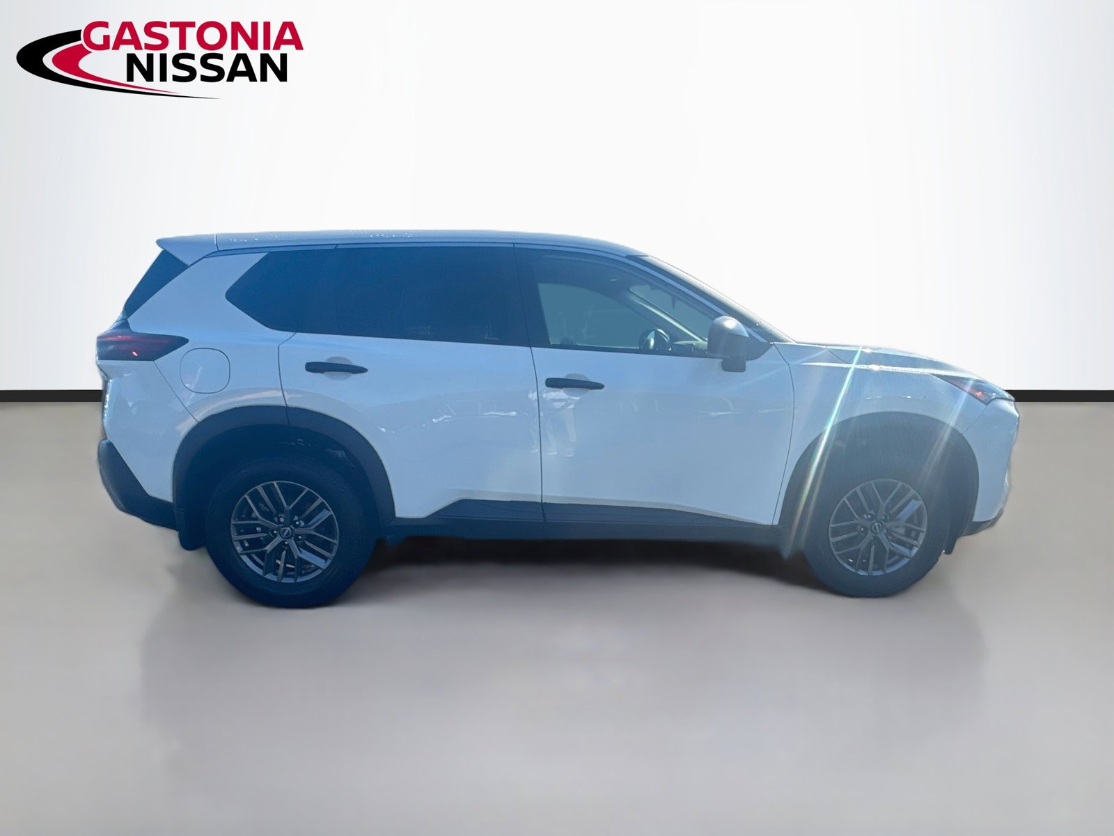 Used 2023 Nissan Rogue S FWD image 10