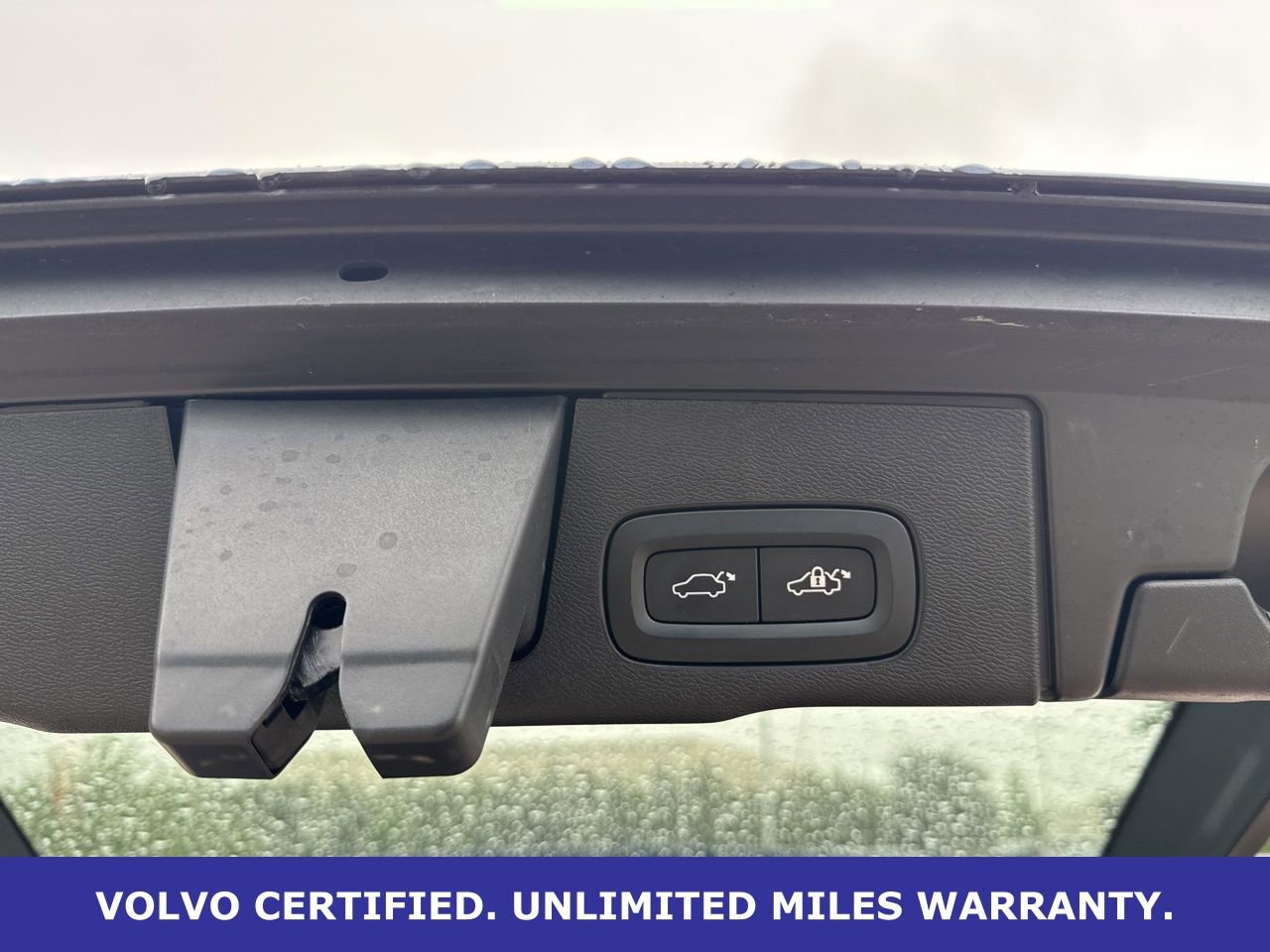 Certified 2024 Volvo XC60 B5 Plus w/ Climate Package AWD/4WD image 8