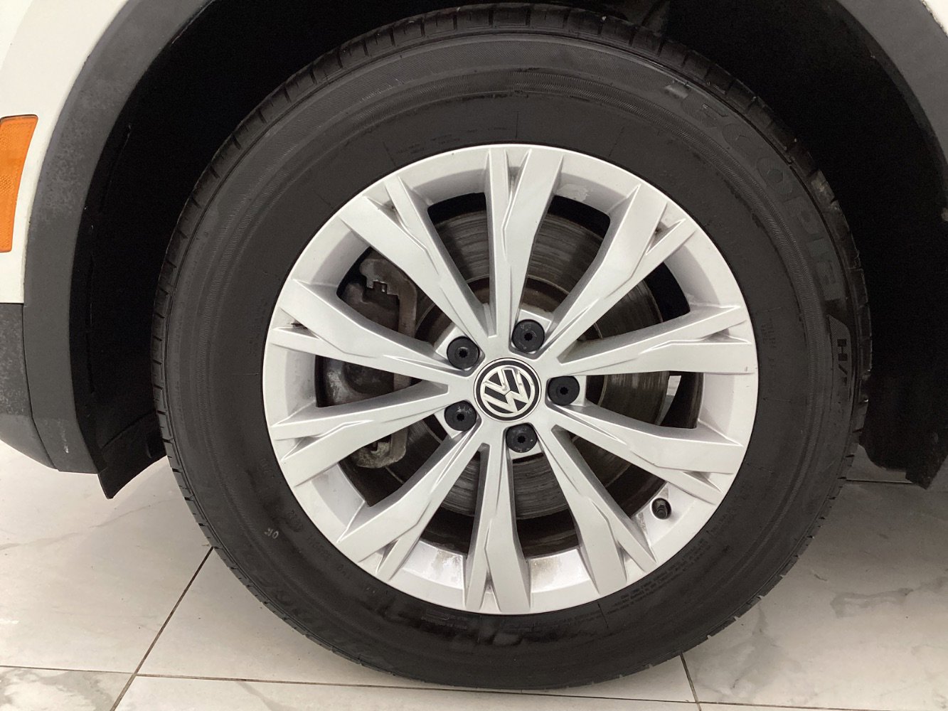 Used 2018 Volkswagen Tiguan SE AWD/4WD image 47