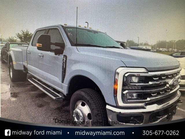 Used 2025 Ford F350 Lariat image 1