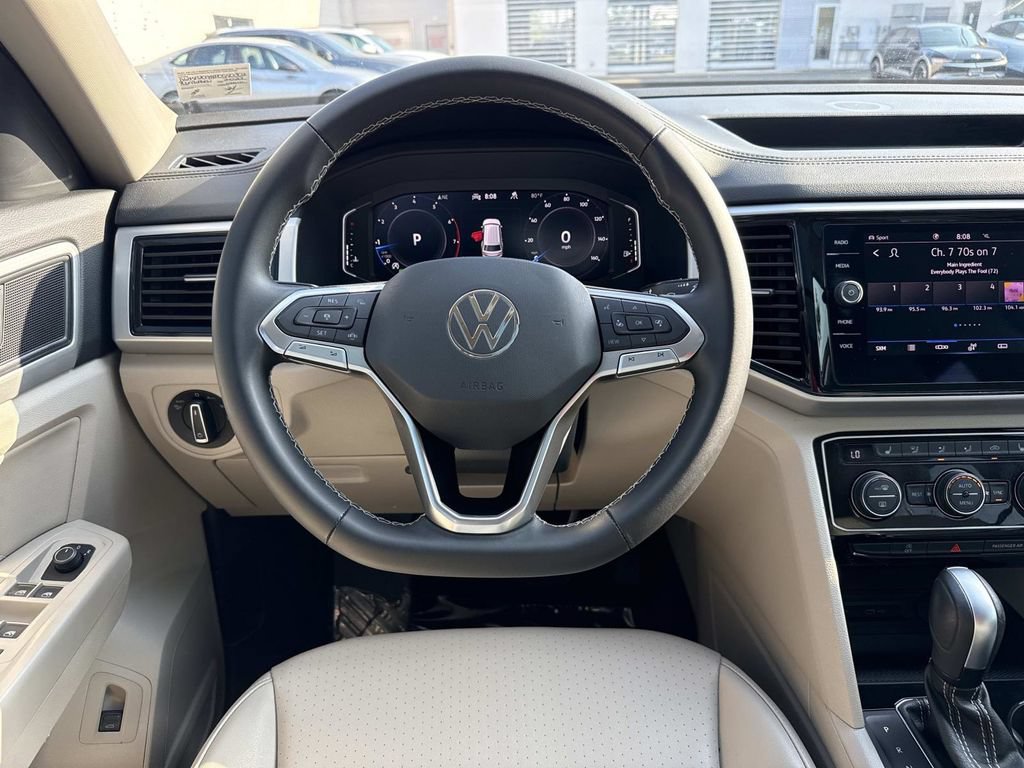 Used 2023 Volkswagen Atlas SE w/ Panoramic Sunroof Package AWD/4WD image 13
