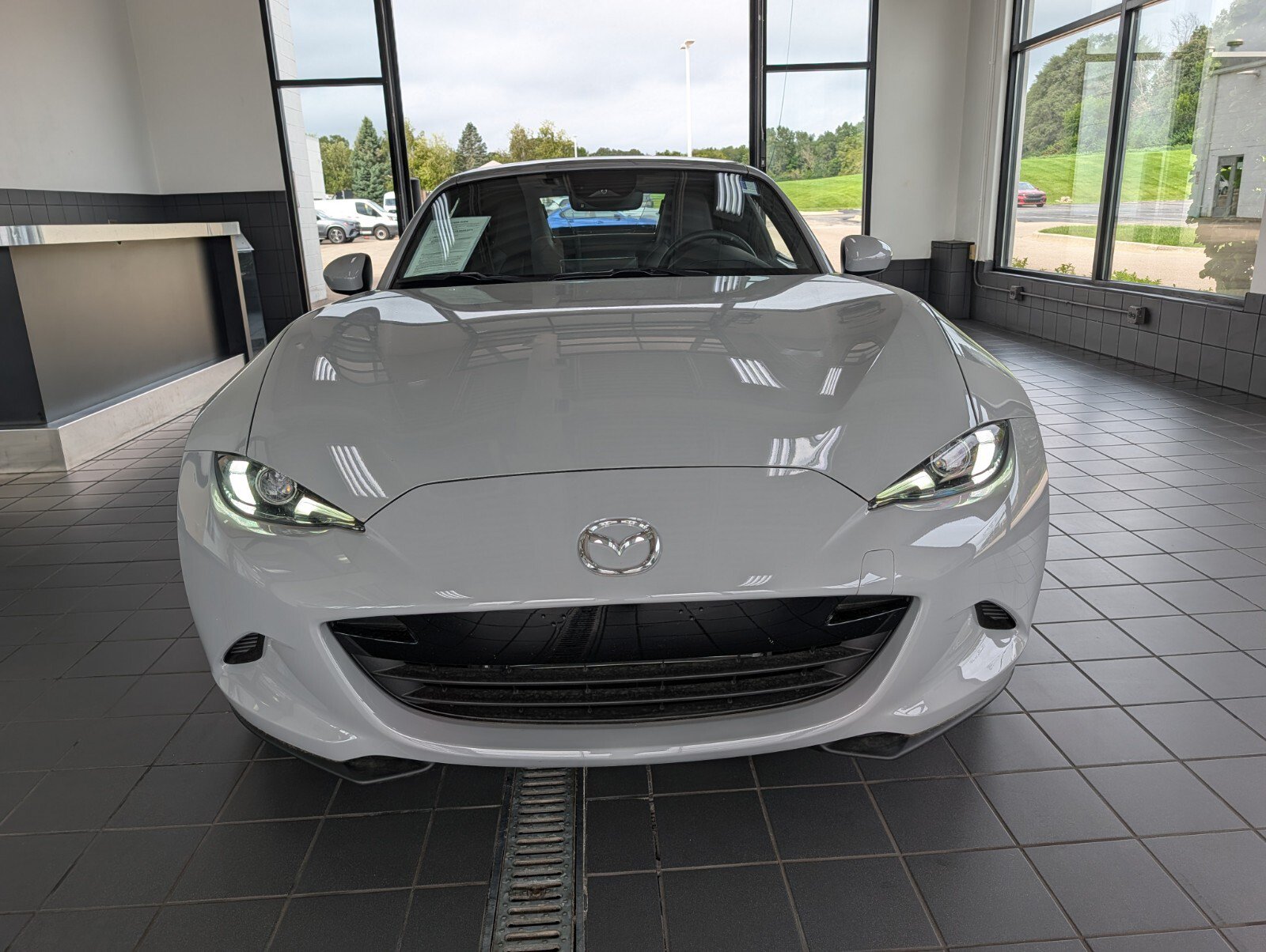Certified 2025 MAZDA MX-5 Miata RF Grand Touring w/ Weather Package RWD image 8