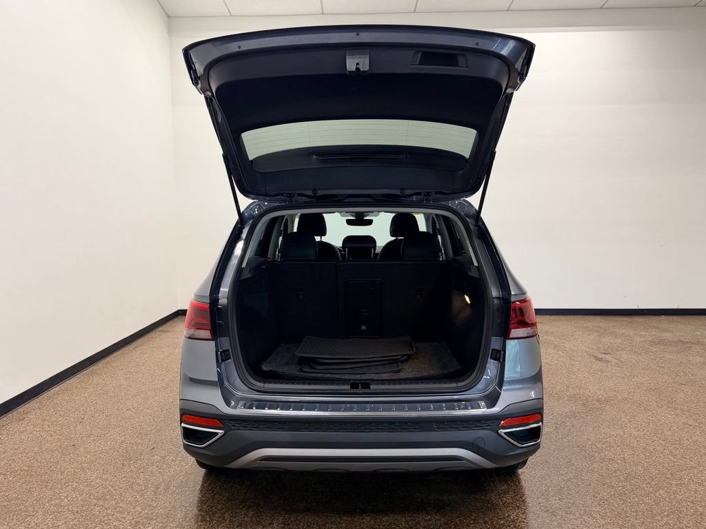 Used 2022 Volkswagen Taos SE AWD/4WD image 4