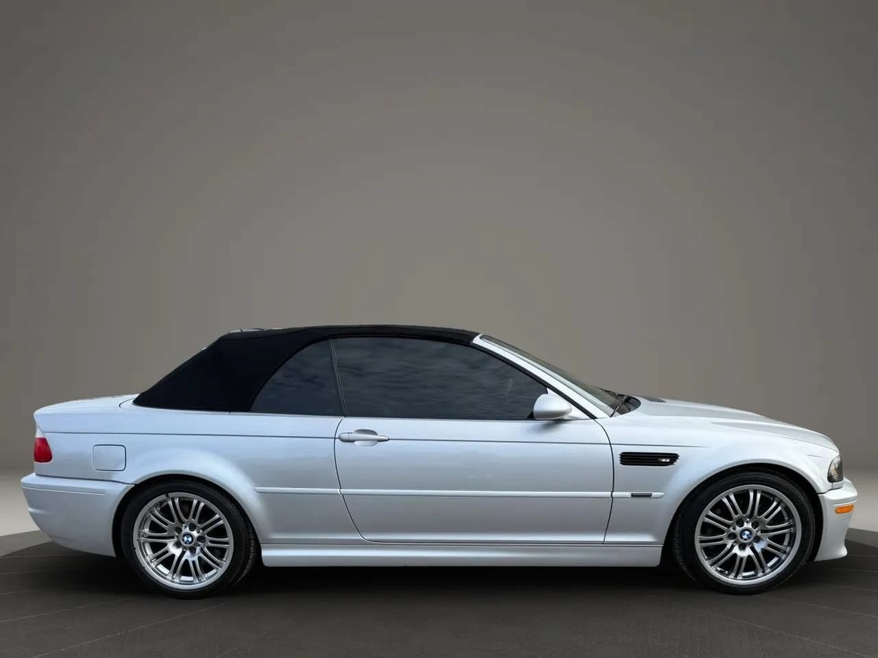 Used 2002 BMW M3 Convertible RWD image 2