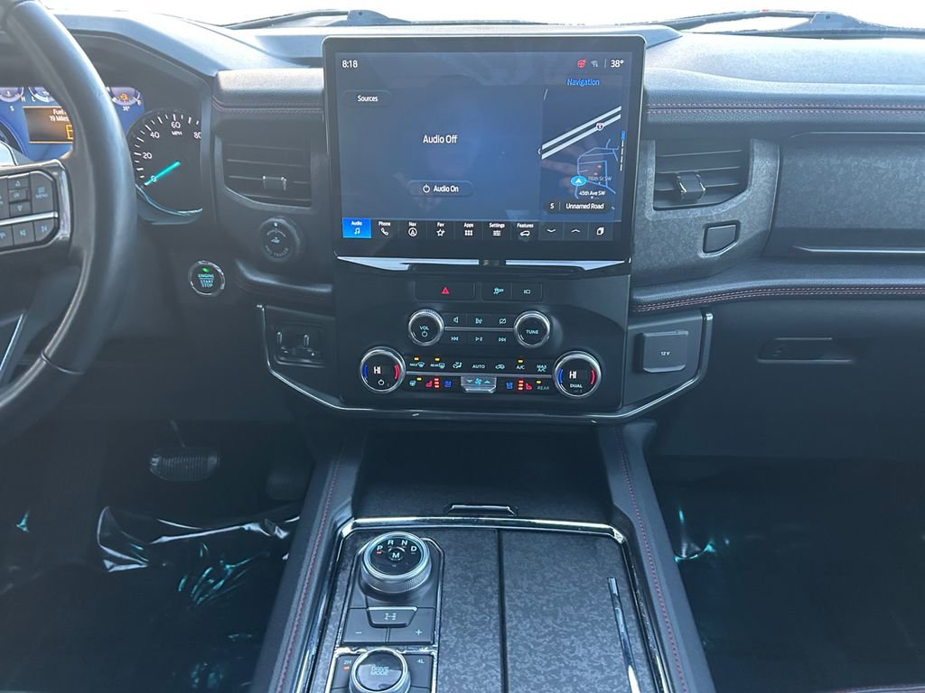 Used 2023 Ford Expedition Limited image 13