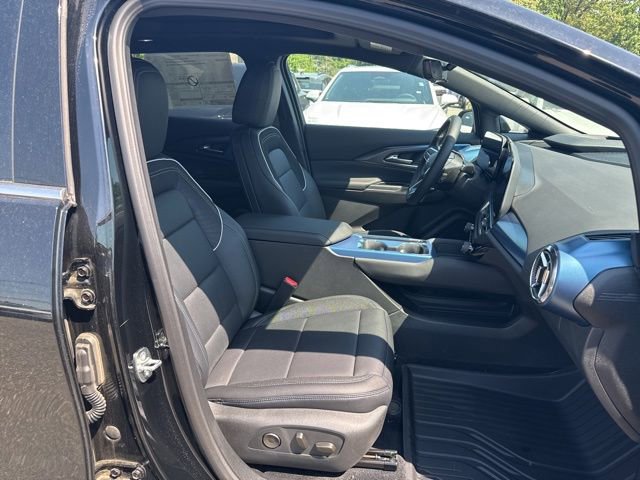New 2026 Chevrolet Equinox EV LT w/ Convenience Package II AWD/4WD image 18