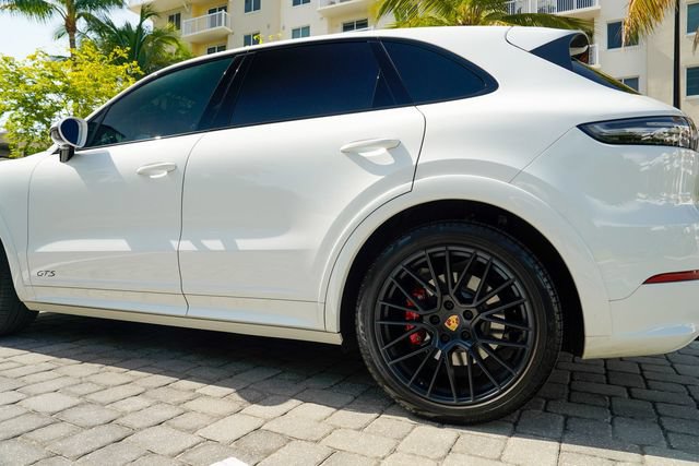 Used 2022 Porsche Cayenne GTS AWD/4WD image 18