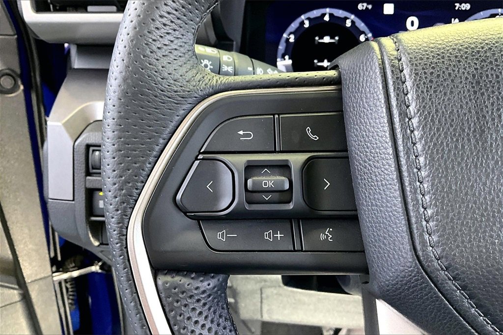 Used 2025 Toyota Tacoma TRD Off-Road image 11