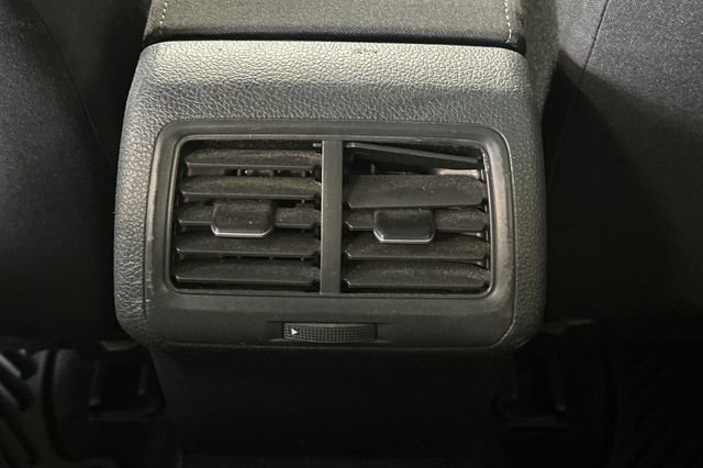 Used 2016 Volkswagen Golf S image 15