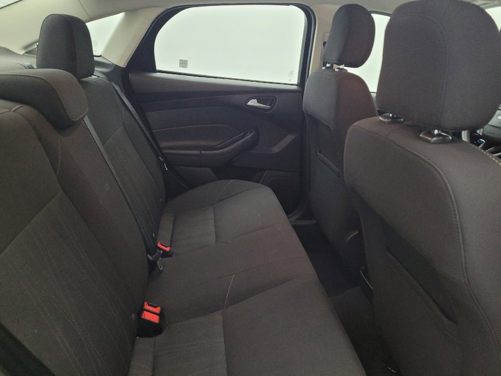 Used 2016 Ford Focus SE FWD image 19