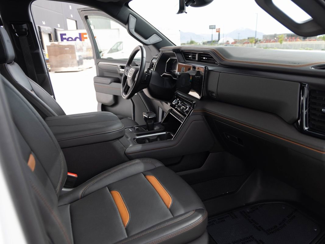 Used 2025 GMC Sierra 1500 AT4 w/ Technology Package AWD/4WD image 27