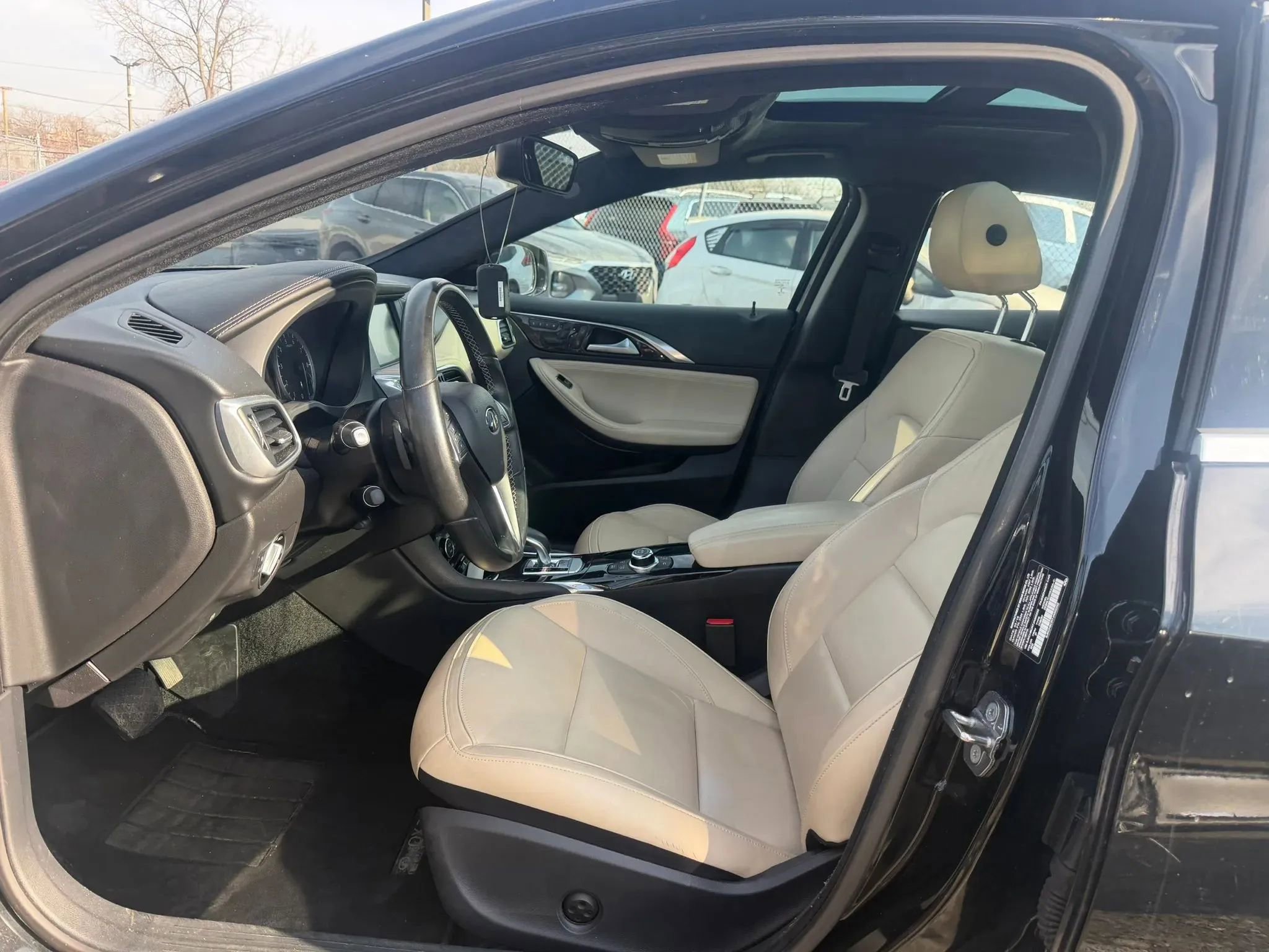 Used 2018 INFINITI QX30 AWD w/ Dark Wood Package image 11