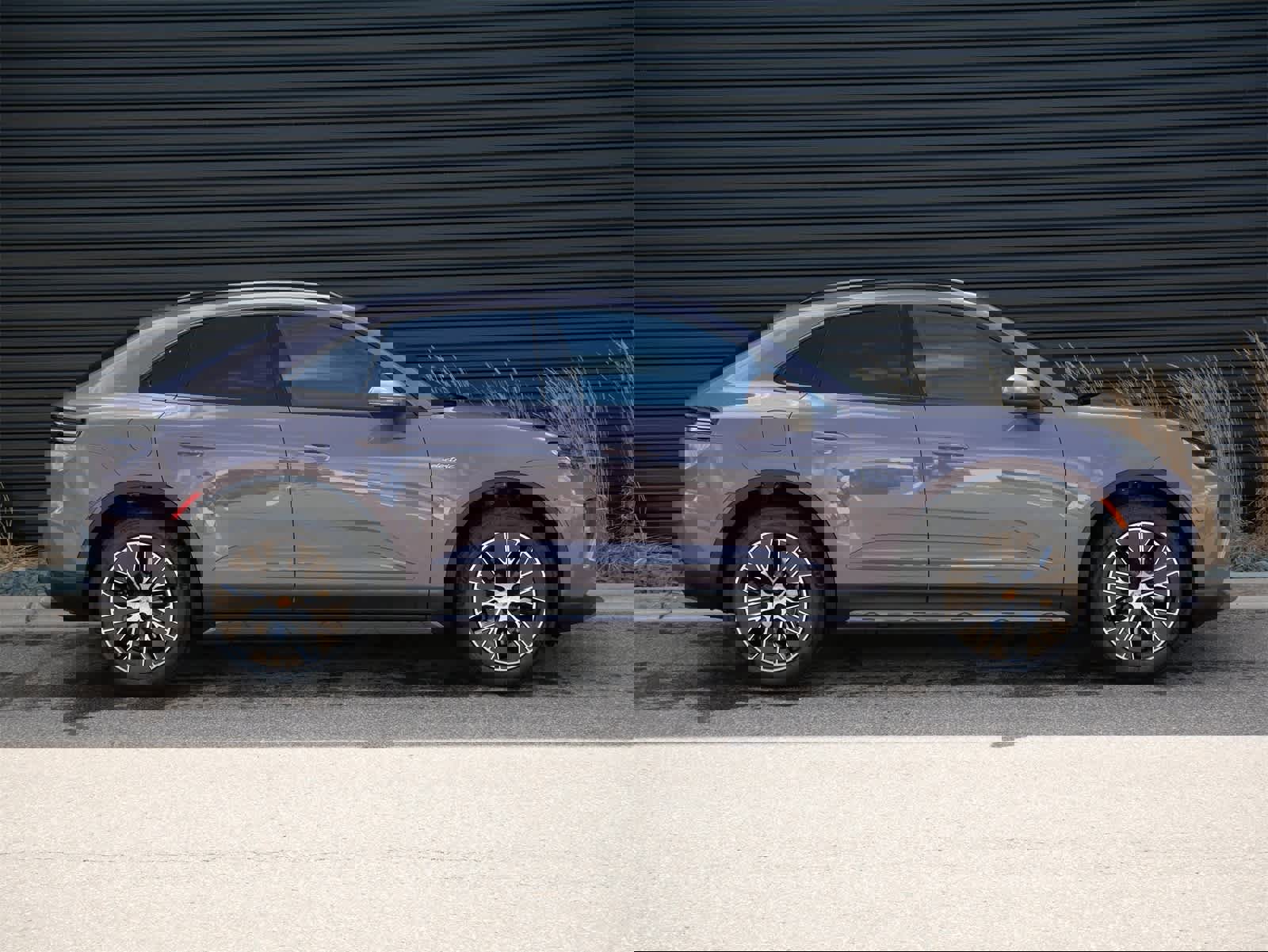 New 2025 Porsche Macan 4S Electric image 25