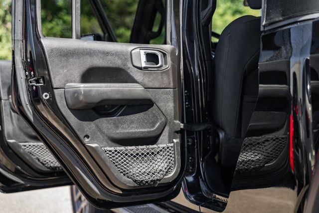 Used 2020 Jeep Gladiator Overland w/ Cold Weather Group image 34