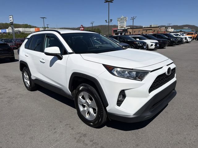 Used 2021 Toyota RAV4 XLE AWD/4WD image 3