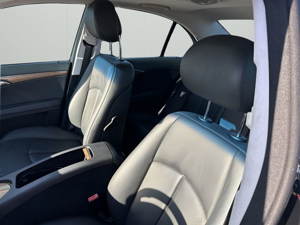 Used 2009 Mercedes-Benz E 350 Sedan image 26