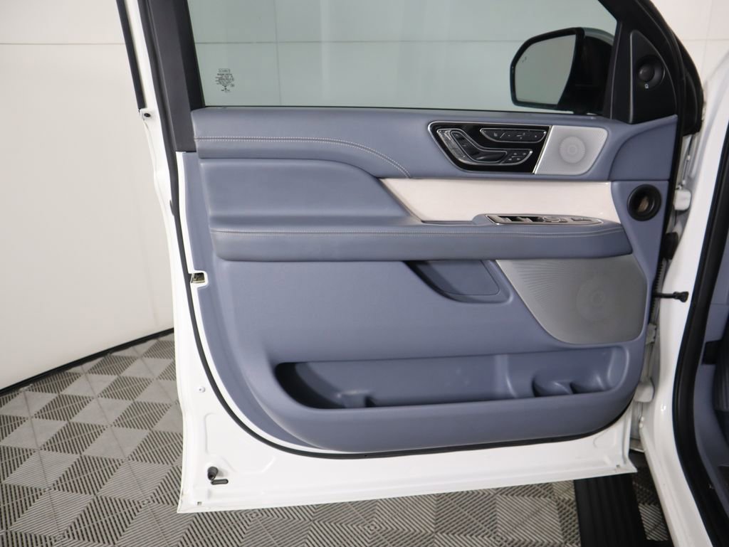 Used 2021 Lincoln Navigator L Black Label w/ Cargo Convenience Package image 25