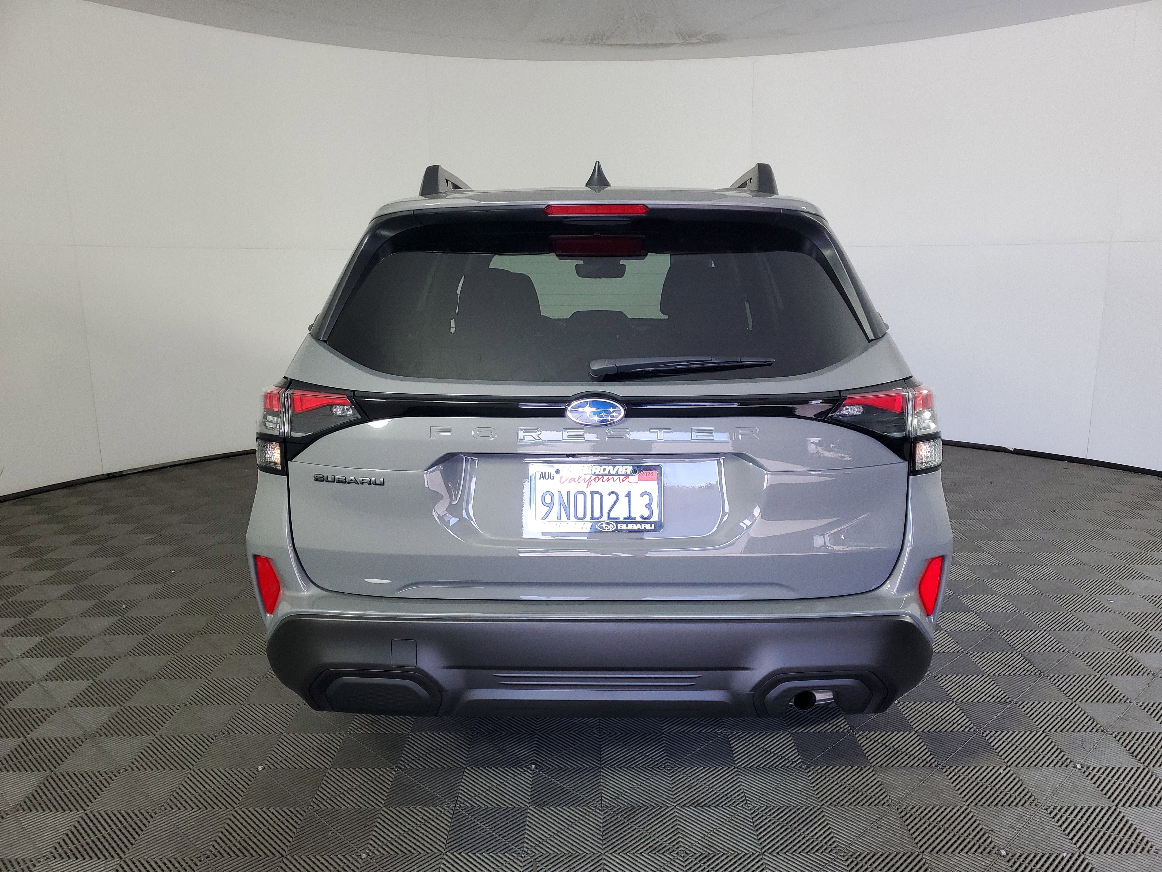 Used 2025 Subaru Forester Premium AWD/4WD image 5