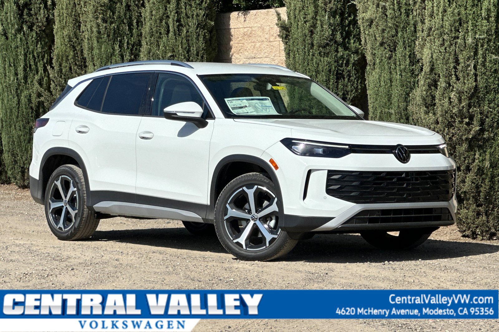 New 2025 Volkswagen Tiguan SE