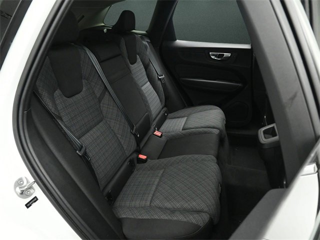 Used 2023 Volvo XC60 B5 Core image 18