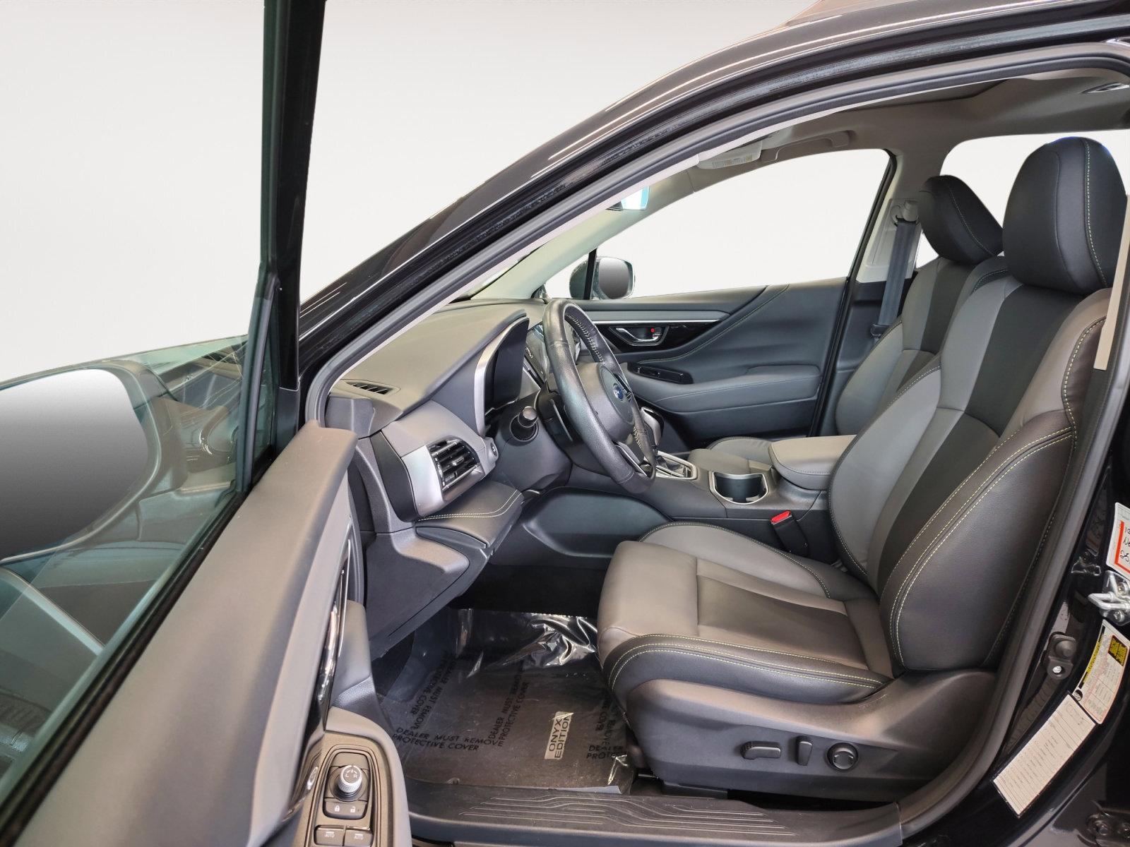 Used 2025 Subaru Outback Onyx Edition AWD/4WD image 23