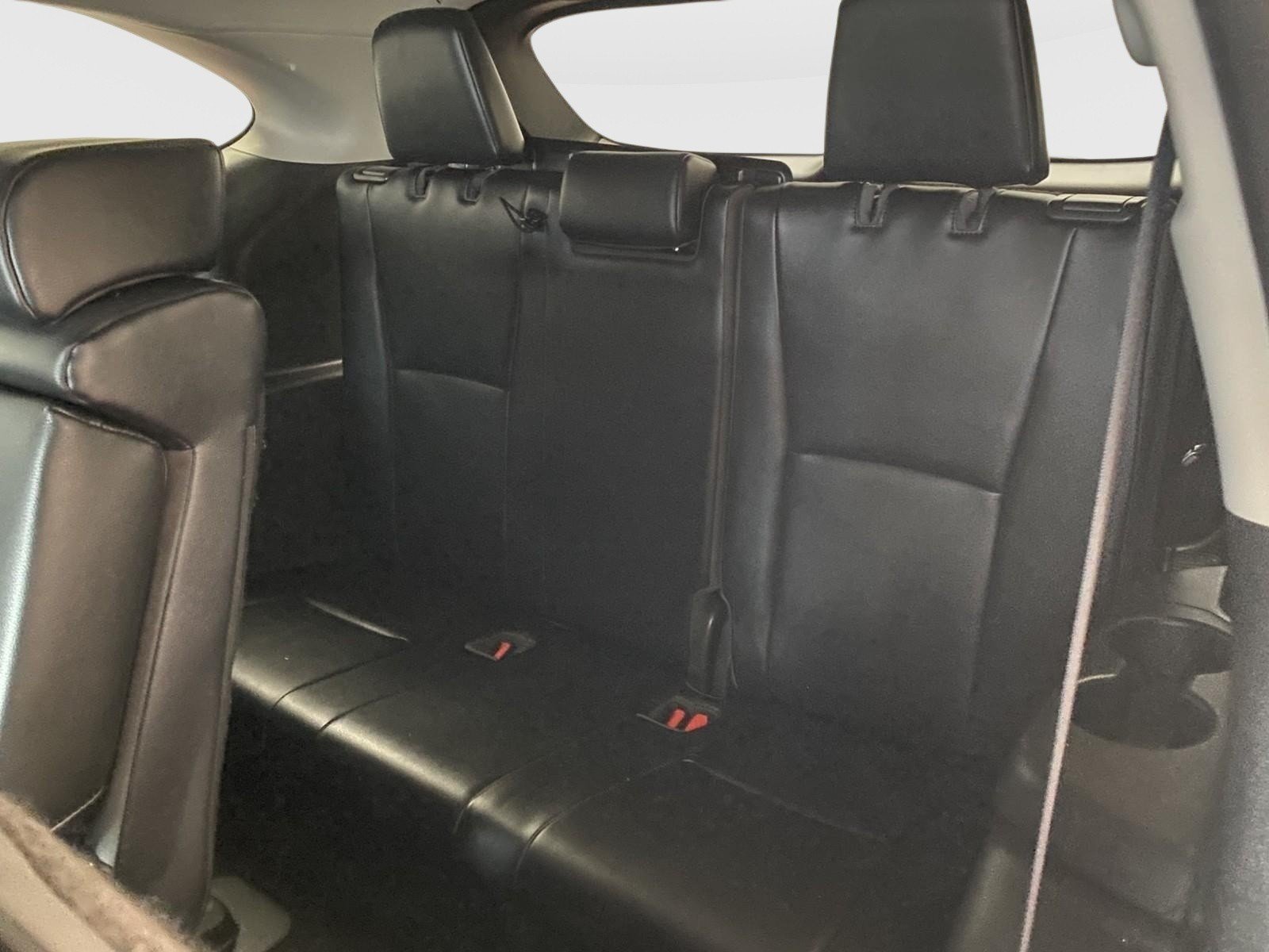 Used 2020 Toyota Highlander XLE AWD/4WD image 19