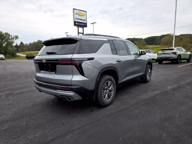 Used 2025 Chevrolet Traverse LT AWD/4WD image 5