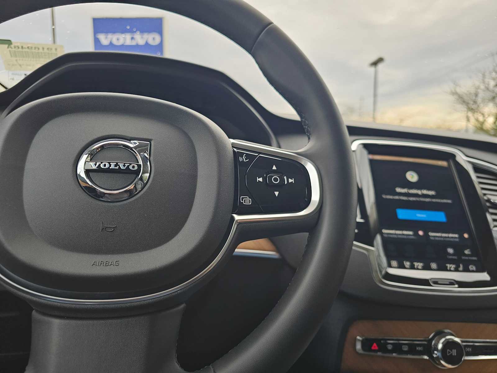 Used 2023 Volvo XC90 T8 Plus AWD/4WD image 31