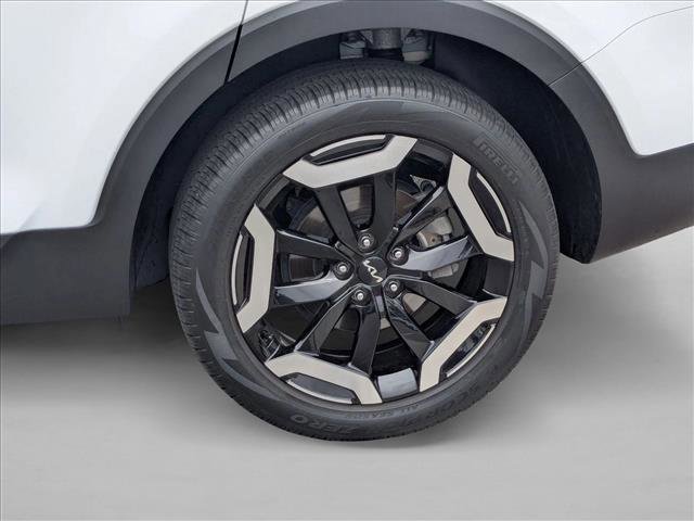 Used 2023 Kia Telluride EX w/ EX Captain's Chair Package image 24