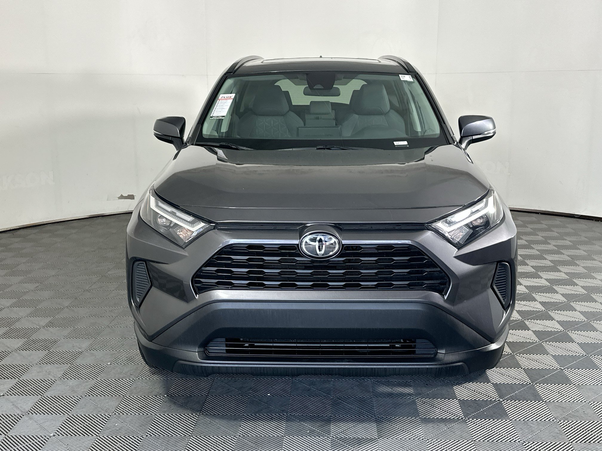 Used 2024 Toyota RAV4 XLE w/ Convenience Package FWD image 8