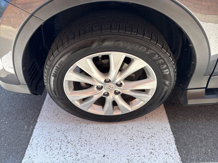 Used 2015 Toyota RAV4 Limited image 14