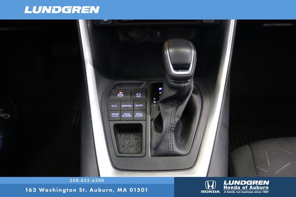 Used 2020 Toyota RAV4 XLE w/ Convenience Package image 24