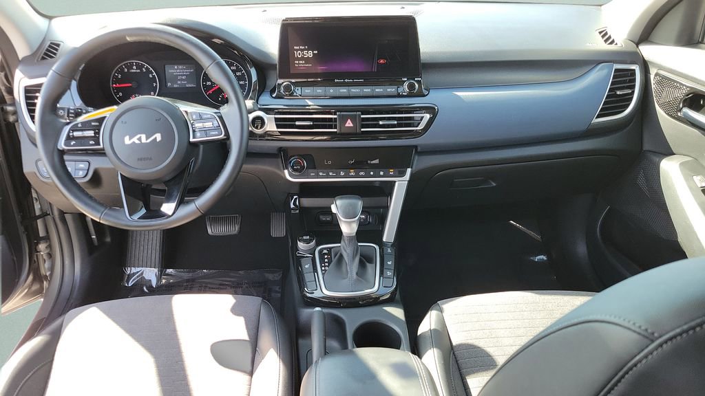 Used 2023 Kia Seltos Nightfall Edition image 14