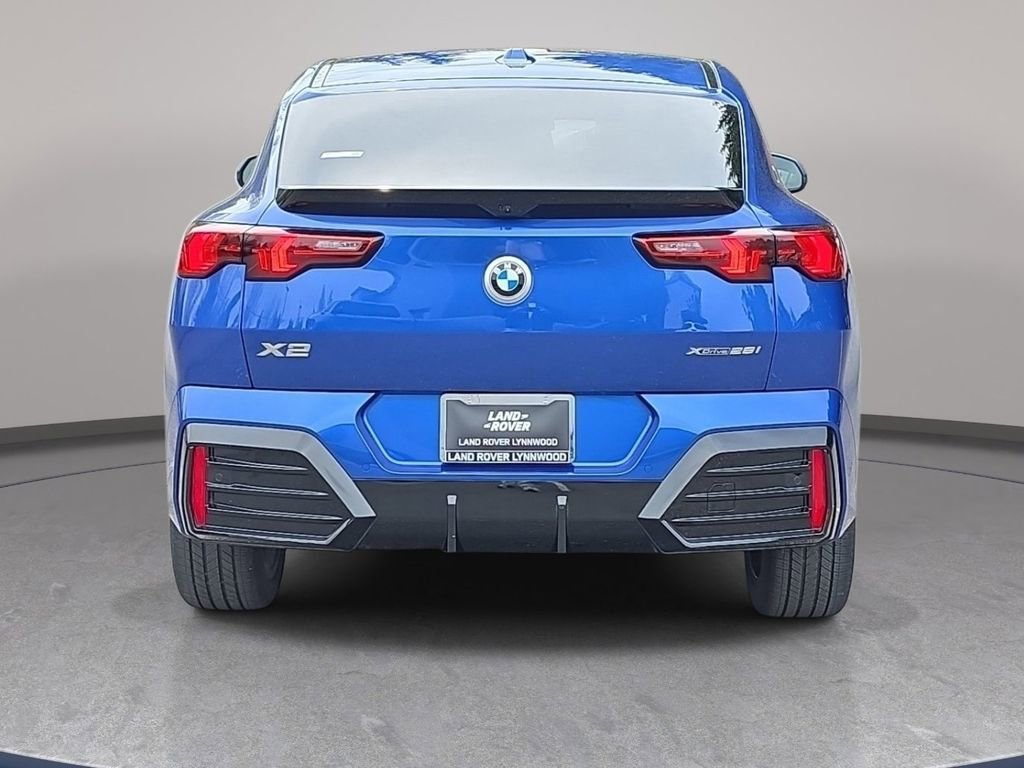Used 2025 BMW X2 xDrive28i w/ M Sport Package AWD/4WD image 7