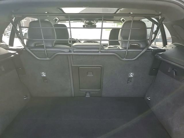 Used 2021 Volvo XC40 P8 Recharge w/ Advanced Package image 31