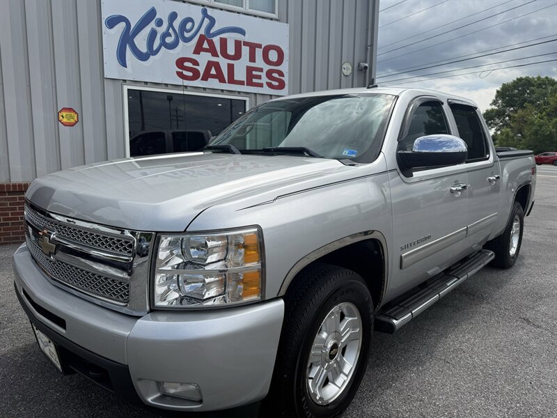 Used 2011 Chevrolet Silverado 1500 LTZ w/ LTZ Plus Package AWD/4WD image 2