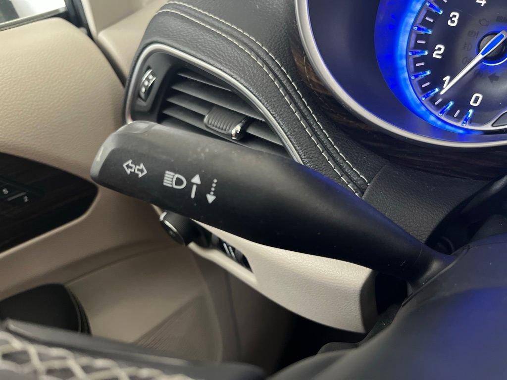 Used 2023 Chrysler Pacifica Limited FWD image 60