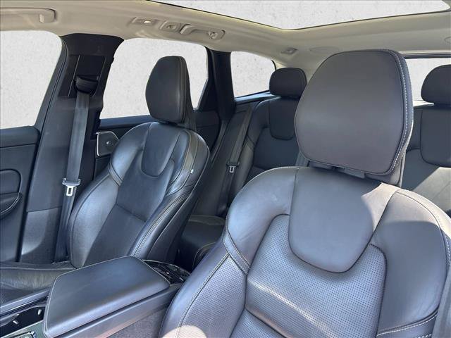 Used 2024 Volvo XC60 B5 Ultimate w/ Protection Package Premier AWD/4WD image 18